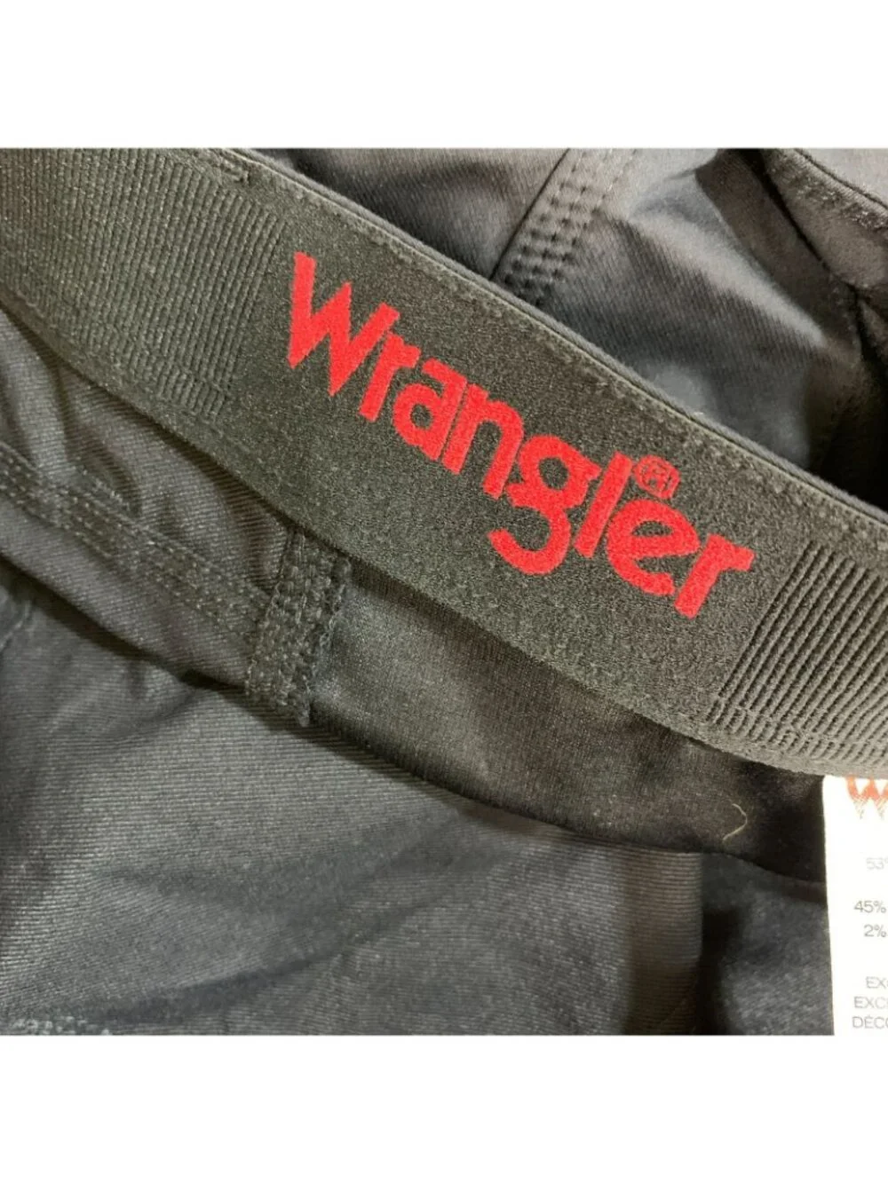 NWOT Wrangler Regular Fit Men's 34 Black Cargo Shorts Durable Stretched